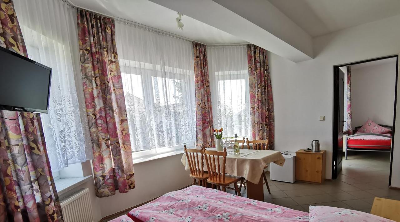 Dom Sonia Apartment นีคอร์เซ ภายนอก รูปภาพ